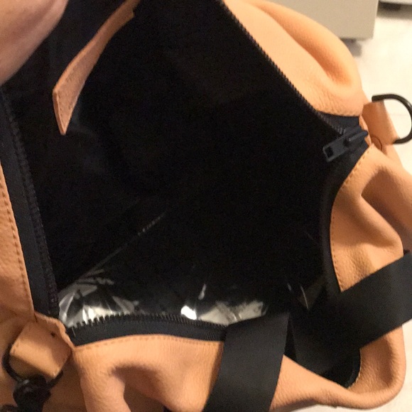 ”AMPERSAND AS APOSTROPHE” travel bag - Picture 7 of 10